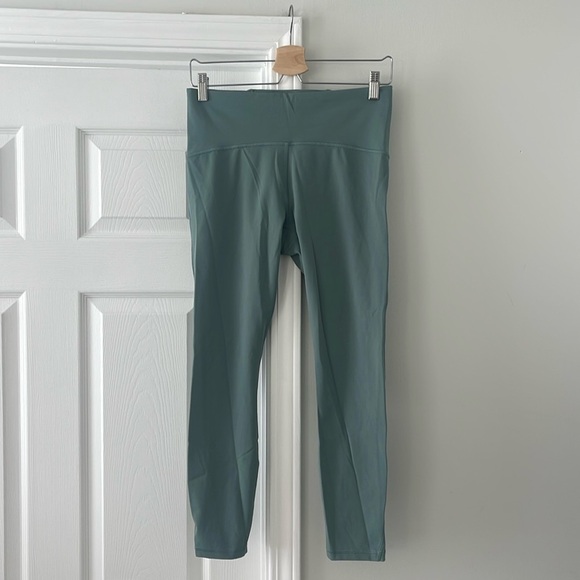 Lululemon Train Times 7/8 Legging 25” - Picture 2 of 6